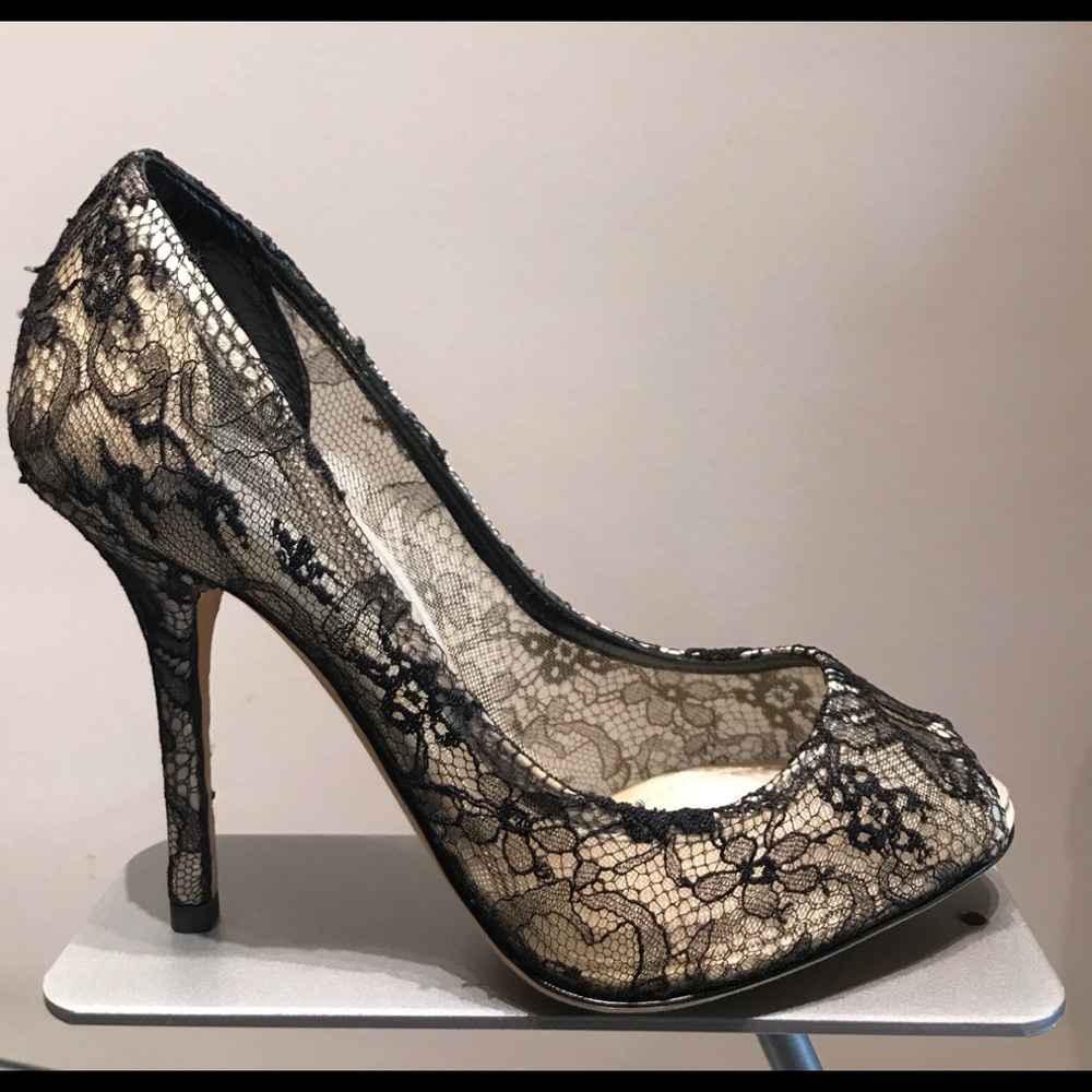 DOLCE & GABBANA PEEP TOE BLACK/NUDE LACE PUMP - Picture 1 of 4